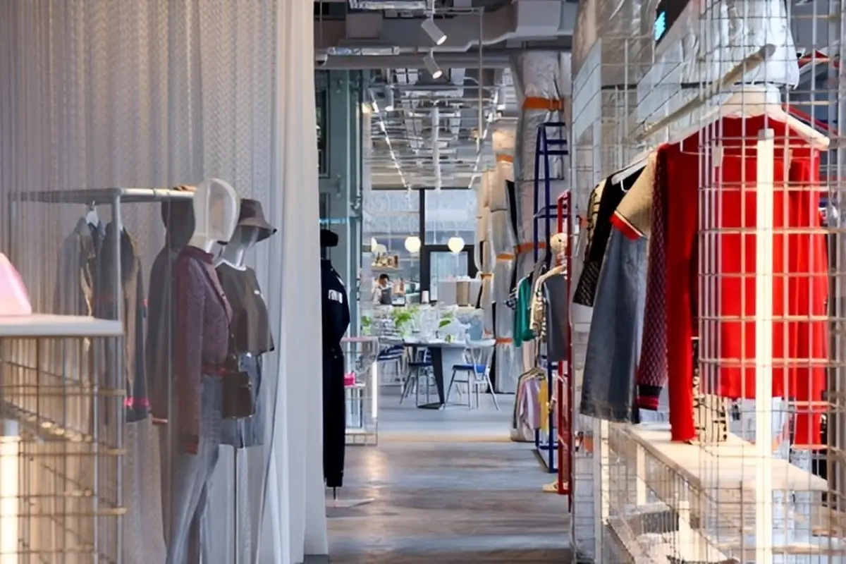 Liburan ke Singapura Bareng Bestie? Jangan Lupa Mampir Buat Shopping di Club21