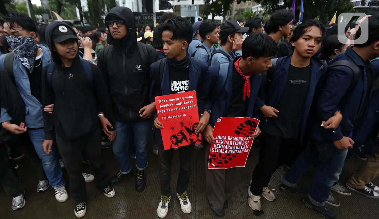 Badan Eksekutif Mahasiswa Seluruh Indonesia (BEM SI) menyatakan penolakan terhadap kebijakan efisiensi atau pemangkasan anggaran kementerian dan lembaga yang dilakukan oleh Presiden Prabowo Subianto. (Liputan6.com/Helmi Fithriansyah)