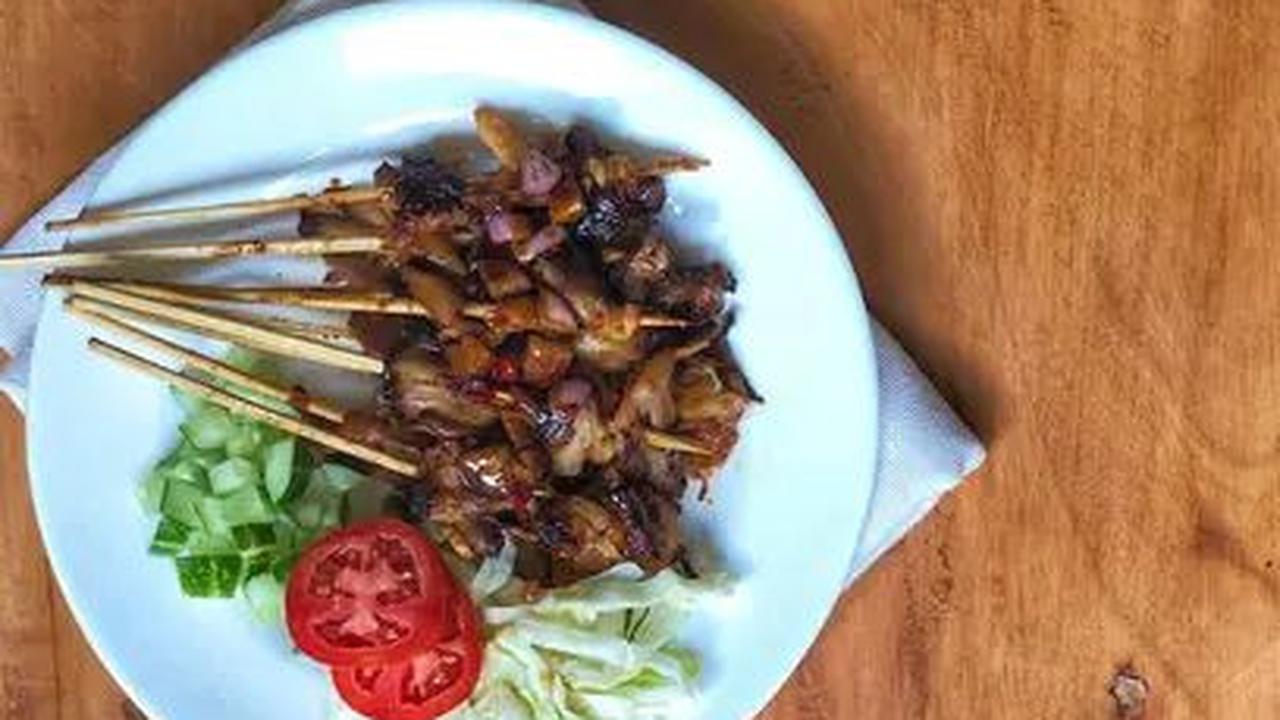 Berikut ini ada 4 resep sate, yang tidak hanya sate ayam, tapi ada juga sate lilit, sate jamur dan juga sate ikan. Sudah siap mencoba? Yuk recook sekarang ya.