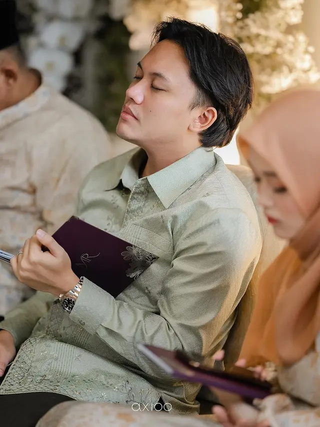 6 Potret Tampilan Gagah Rizky Febian Dibalut Busana Muslim saat Pengajian Jelang Menikah dengan Mahalini