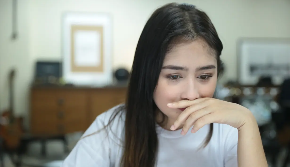 Tidak lupa, dalam menutup mini konsernya, Prilly Latuconsina memanjatkan doa pada sahabatnya, Nurul yang selama ini dekat kemanapun Prilly berada. (Adrian Putra/Bintang.com)