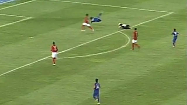 Bambang Pamungkas Jadi Kiper?