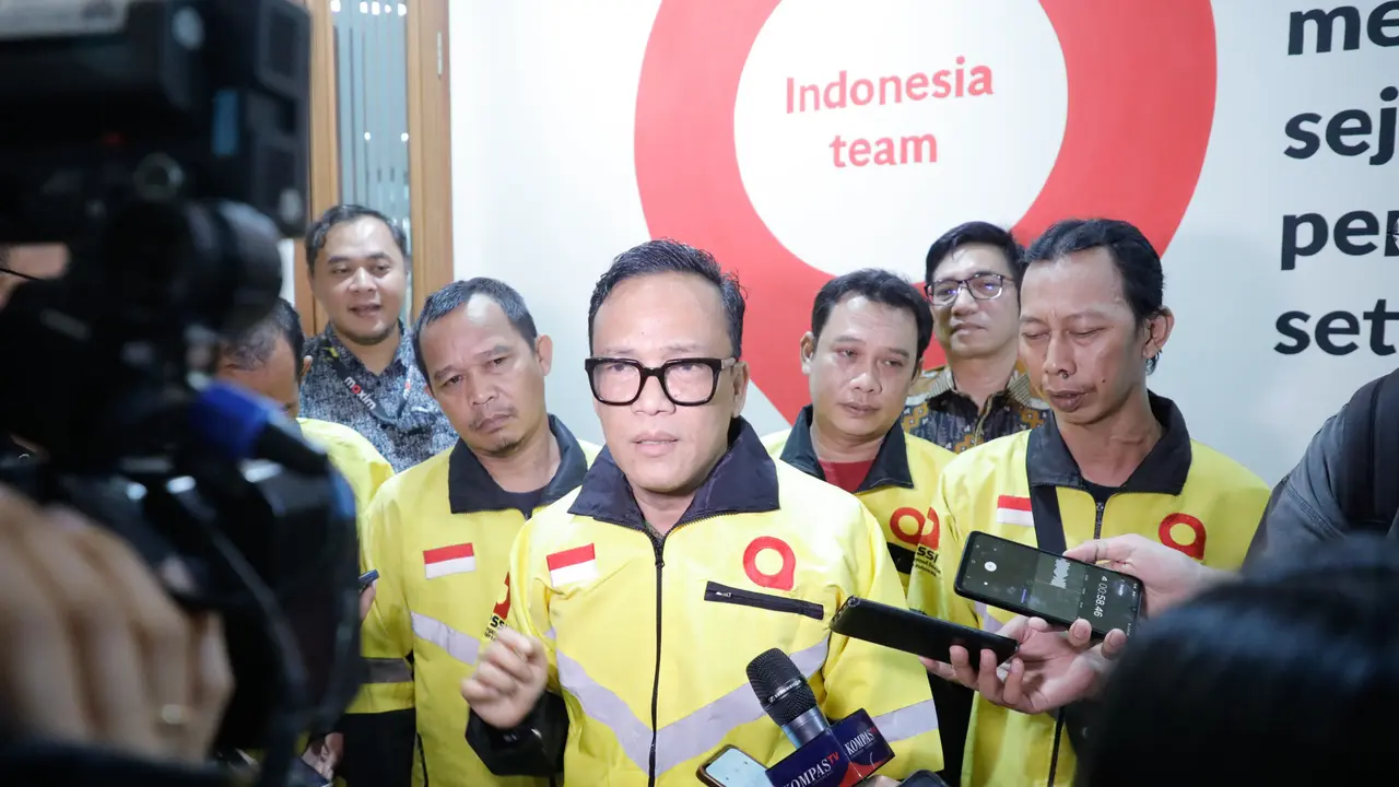 Wamenaker Serahkan BHR untuk Driver Maxim, Bentuk Keberpihakan Negara