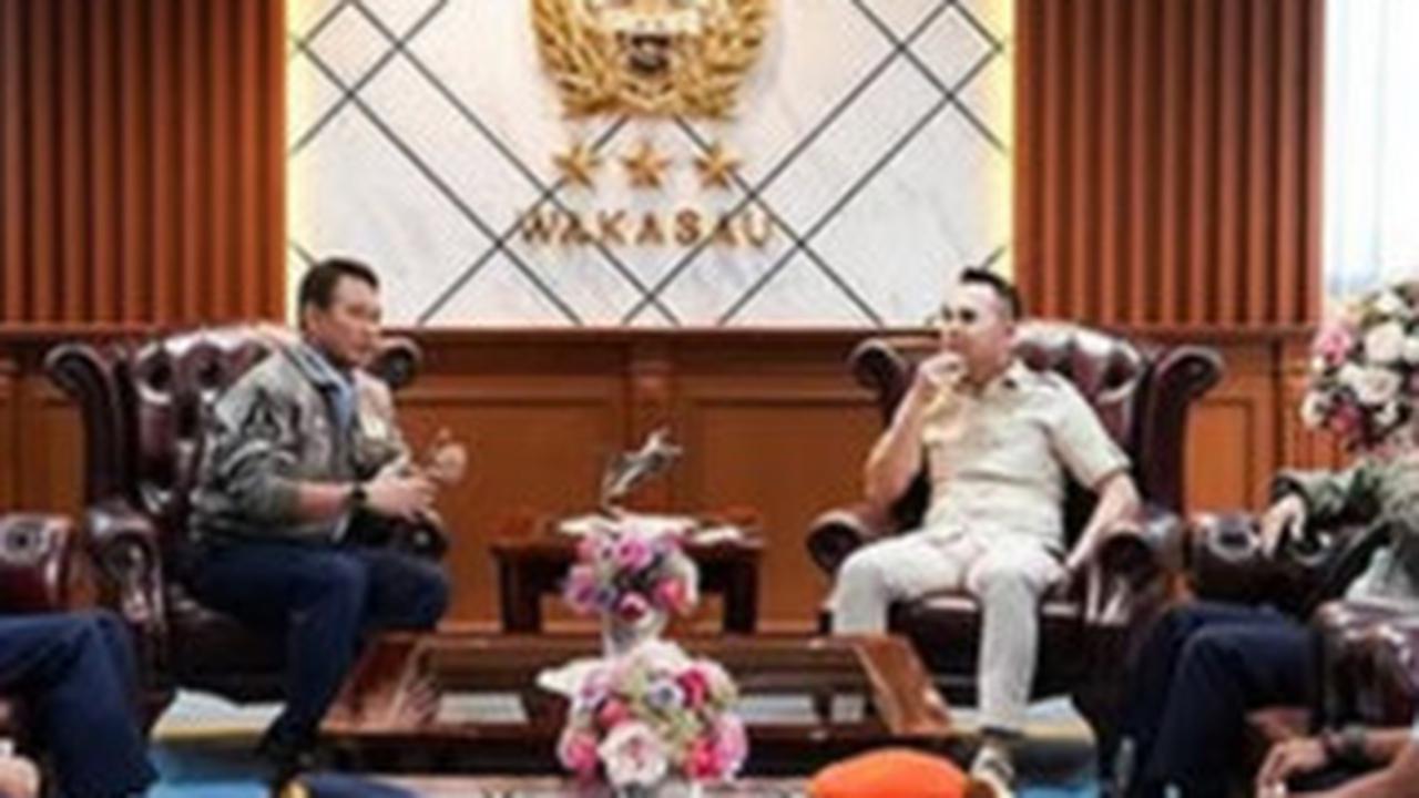 Potret Raffi Ahmad Kunjungi Mabes TNI AU, Dipuji Tak Kenal Lelah Demi Generasi Muda Maju dan Berkembang