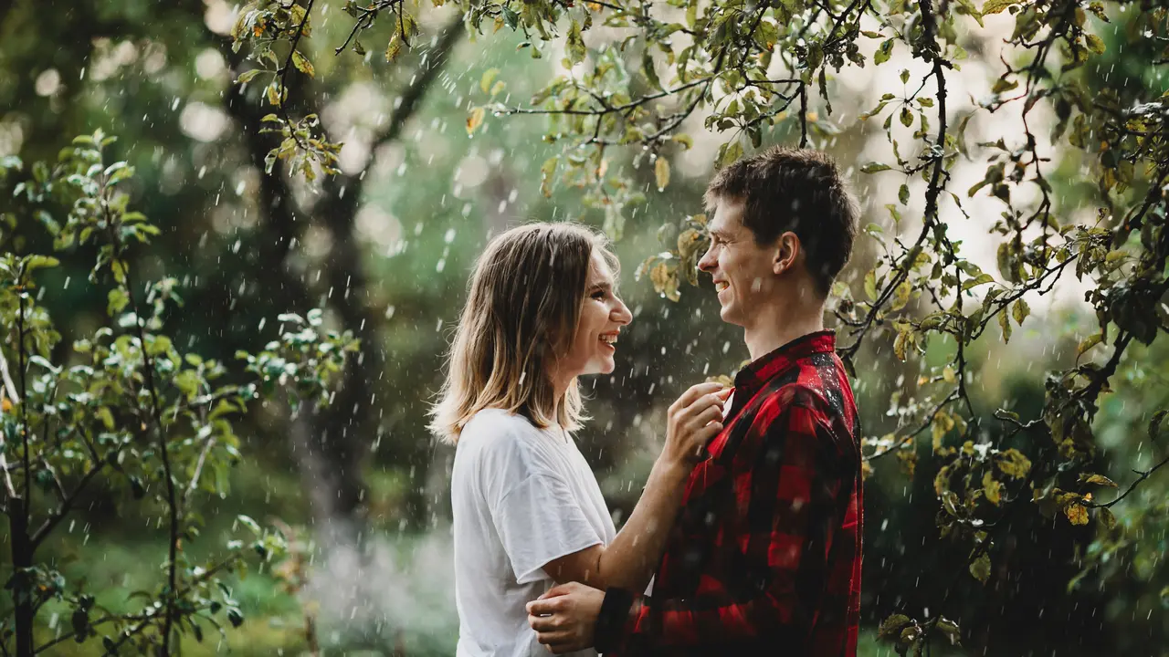 pasangan cinta