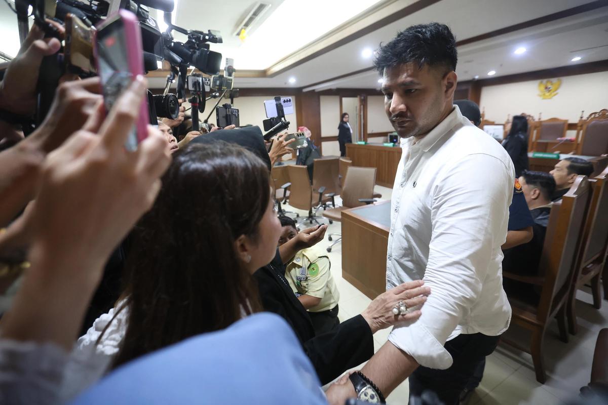 FOTO; FOTO: Ammar Zoni Divonis Tujuh Tahun Penjara dalam Kasus Narkotika Rutan Salemba