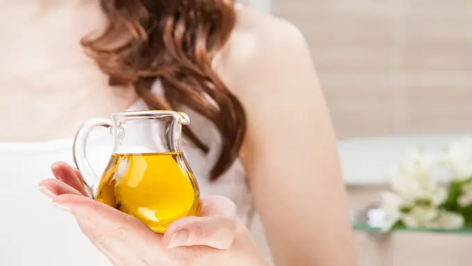Modal 5 Bahan Alami Ini, Rambut Berwarna Bisa Kamu Sulap Lebih Berkilau Lho!