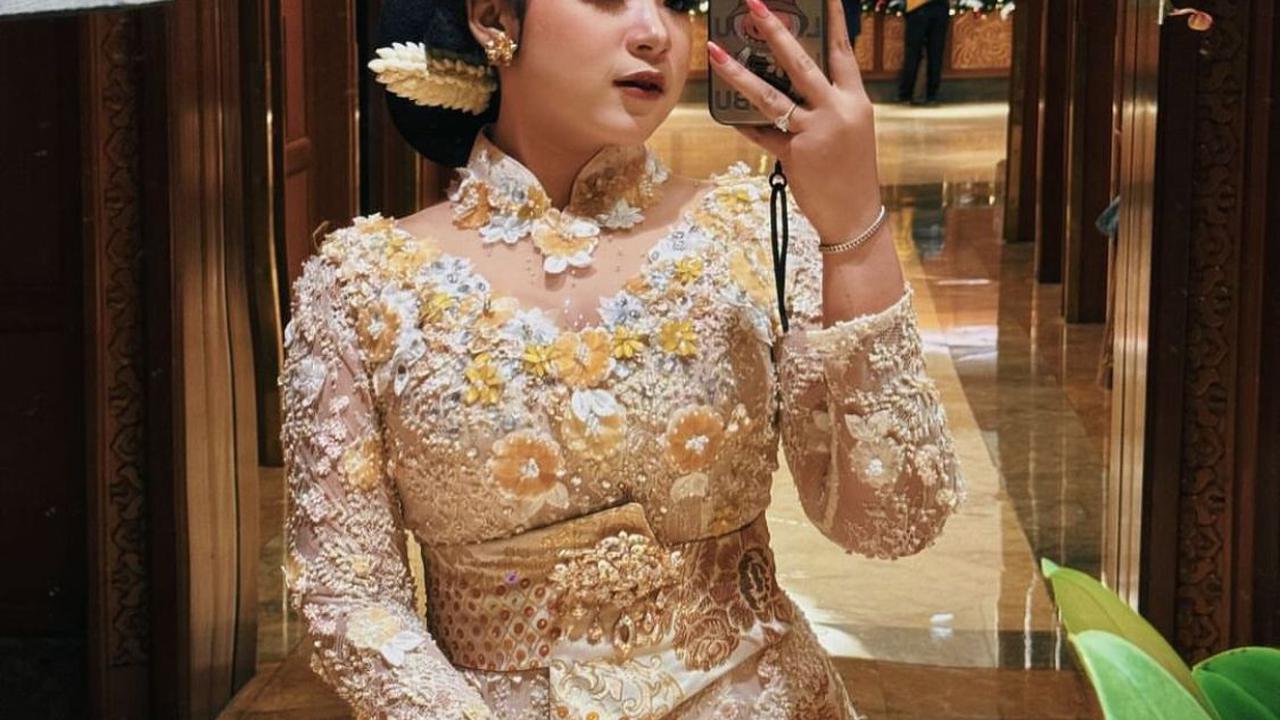 Misteri Sosok Hitam di Foto Selfie Niken Salindry, Kesalahan Kamera atau Penampakan?