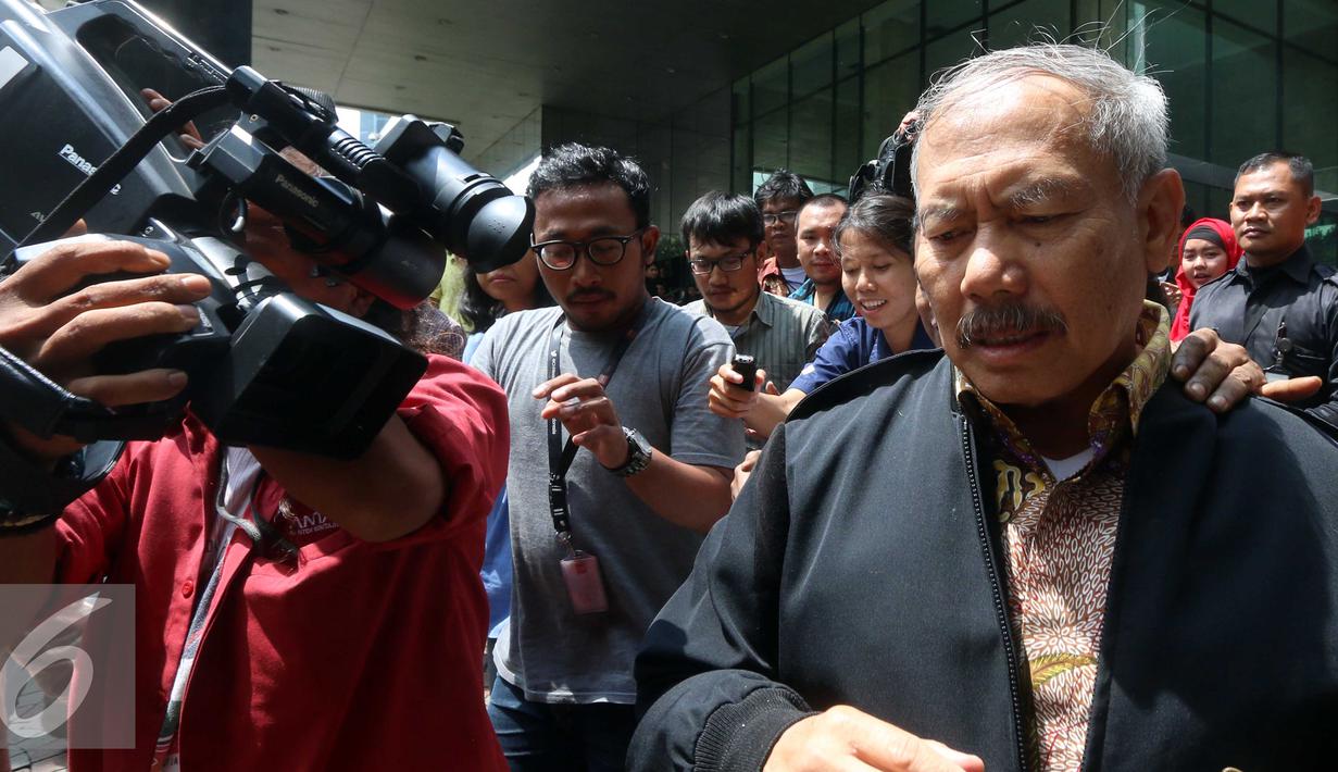 Wakil DPRD DKI Jakarta, Ferri Sofyan usai diperiksa oleh komisi Pemberantasan korupsi (KPK), Jakarta, Senin (11/4/2016). Ferri diperiksa sebagai saksi kasus dugaan suap pembahasan Raperda terkait reklamasi teluk Jakarta. (Liputan6.com/Helmi Afandi)