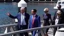 Presiden Jokowi berjalan bersama PM Australia Malcolm Turnbull menuju dermaga Darling Harbour untuk santap siang di Admiralty House Sydney usai menghadiri sesi pleno ASEAN-Australia Special Summit 2018, Minggu (18/3). (Liputan6.com/Pool/Biro Pers Setpres)