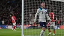 Kali ini dua gol Inggris datang dari aksi bunuh diri Enrico Pepe di menit ke-8 dan sumbangsih Harry Kane di menit ke-75. (Glyn KIRK / AFP)