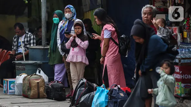 Suasana Arus Balik Lebaran 2023 di Terminal Lebak Bulus