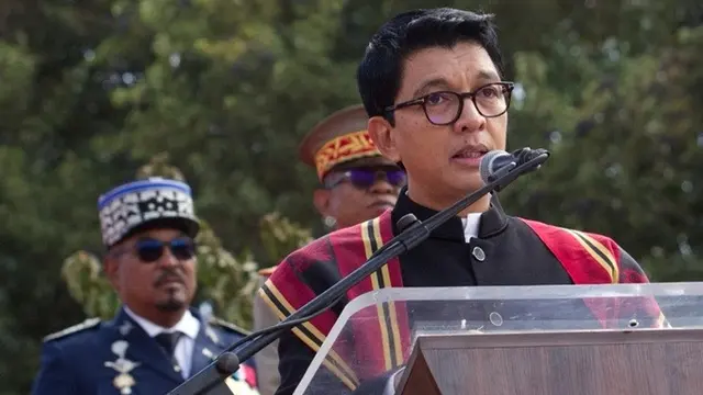 Presiden Andry Rajoelina saat berpidato dalam sebuah upacara kenegaraan pada 2 September 2025 di Antananarivo, Madagaskar.