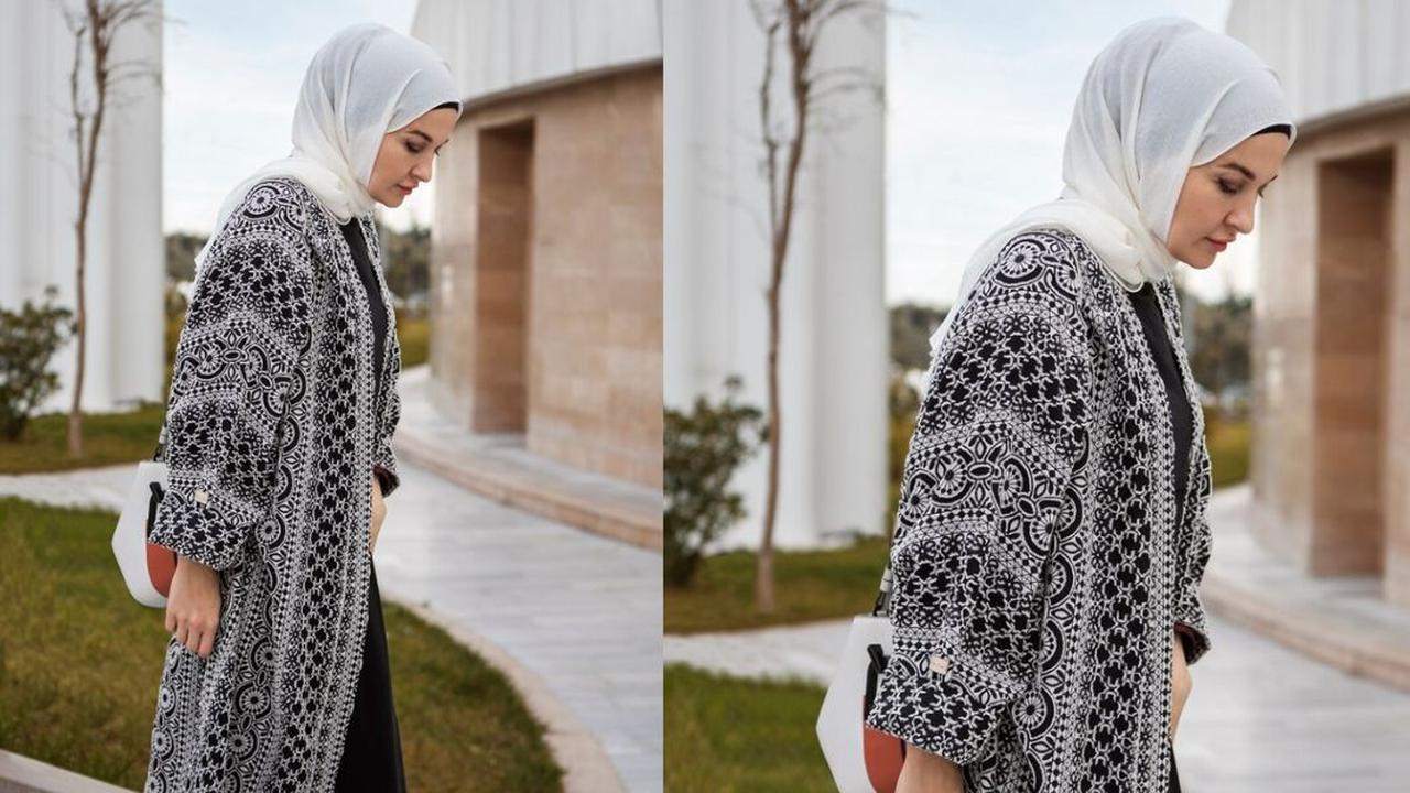7 Pilihan Gamis Ruffle Layer Kekinian 2025, Cocok Dipakai di Acara Kasual Maupun Kasual