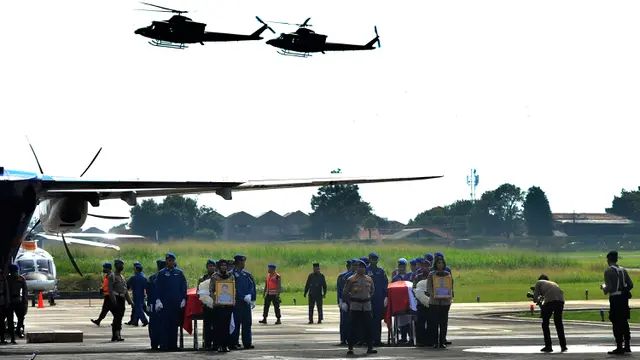2 Jenazah Korban Helikopter Polri Jatuh Tiba di Markas Polairud Pondok Cabe