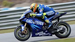 Pada 2004 Valentino Rossi mengejutkan dunia dengan kepindahannya dari Honda ke Yamaha, Tim Yamaha yang terakhir juara pada 1992 tak membuat Rossi ciut, Pada tampilan perdananya Rossi langsung menyabet kejuaraan Motogp. (http://www.boxmotos.com/)