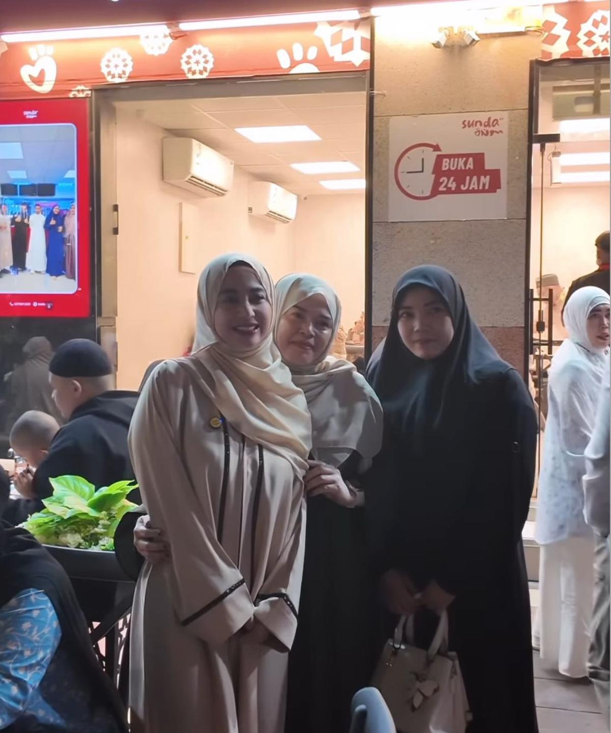Dewi Perssik Liburan di Turki Setelah Umroh, Pesona dan Keseruannya!