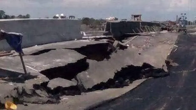 Tol Palembang Ambles