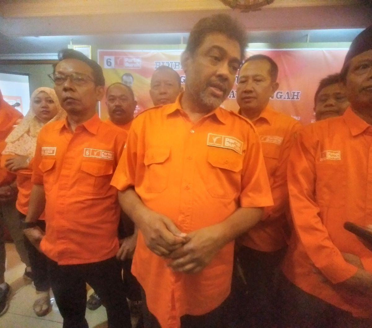 "Judi online ini tidak hanya menggerus ekonomi buruh, tetapi juga membuat mereka tidak fokus dalam bekerja karena tekanan dari penagih hutang pinjaman online," kata Said Iqbal di Jakarta, Selasa (9/7).