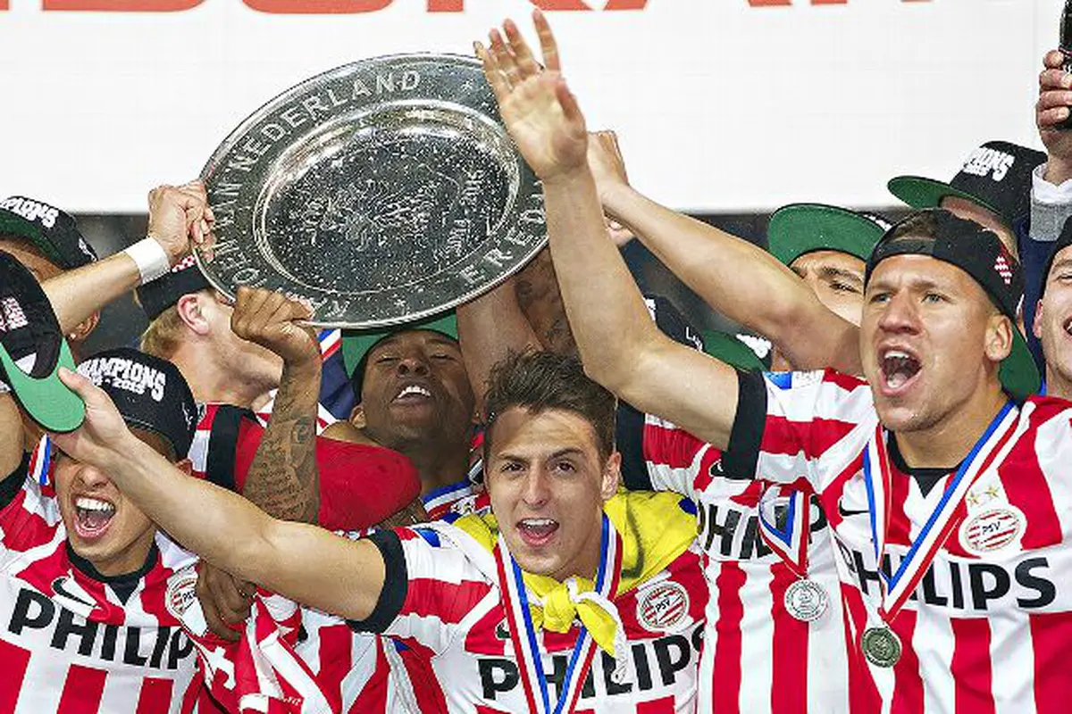 PSV Eindhoven Raih Trofi Eredivisie