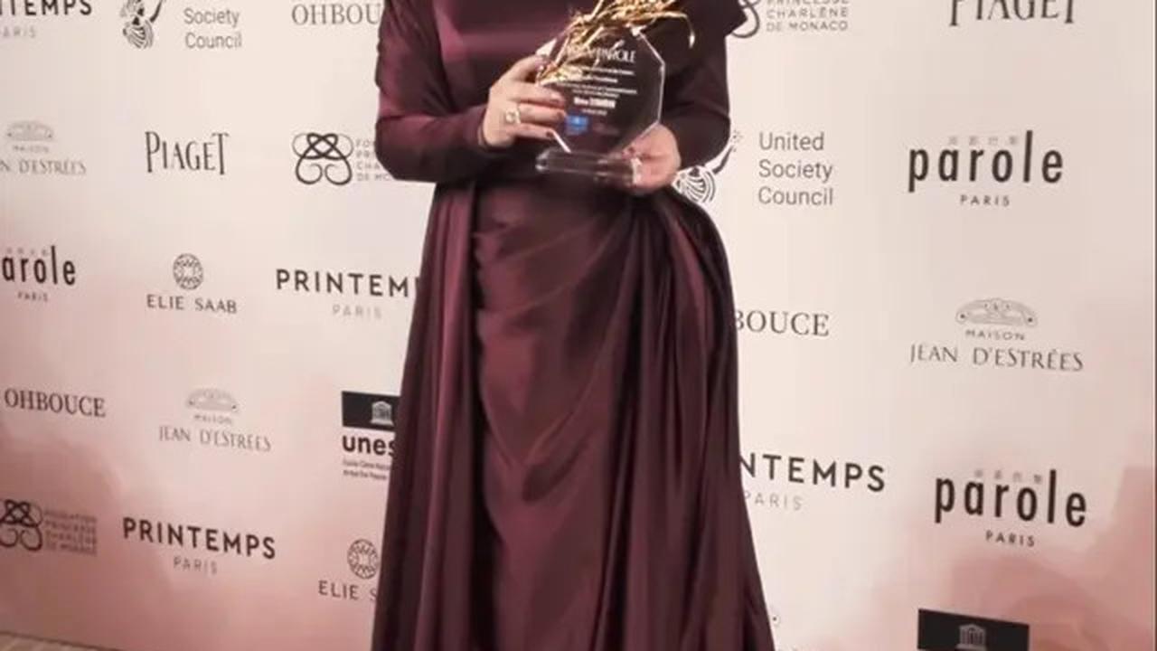 Foto-Foto Gaya Syahrini dalam Balutan Gaun Burgundy Berhijab di Festival Cannes 2025 yang Mencuri Perhatian Dunia