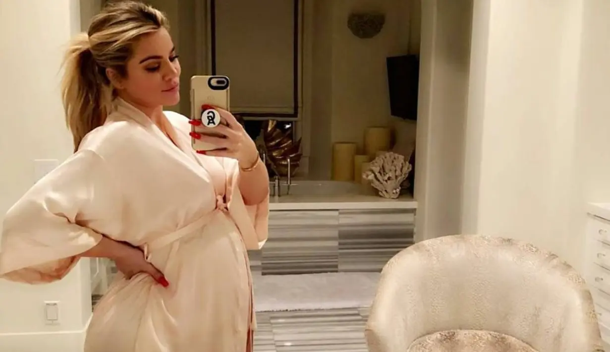 Pebasket tersebut tertangkap berselingkuh saat waktu melahirkan Khloe Kardashian semakin dekat. (instagram/khloekardashian)