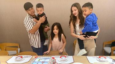 Dua Pantangan Dalam Pernikahan Wasiat Ayah Kepada Nia Ramadhani Agar Rumah Tangganya Awet News Entertainment Fimela Com