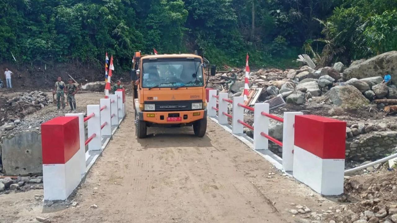 FOTO: Jembatan Aramco Aek Sibontor Kembali Buka Akses Warga Padangsidimpuan