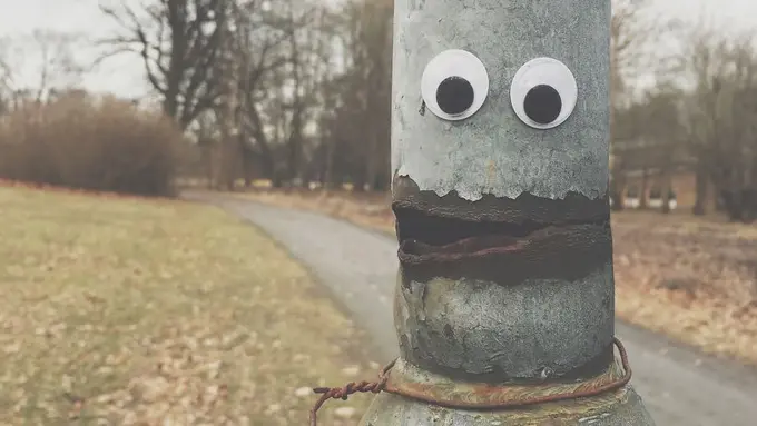 [Bintang] Ditempel Mata-mataan, 10 Benda Ini Jadi Kayak Pengintai