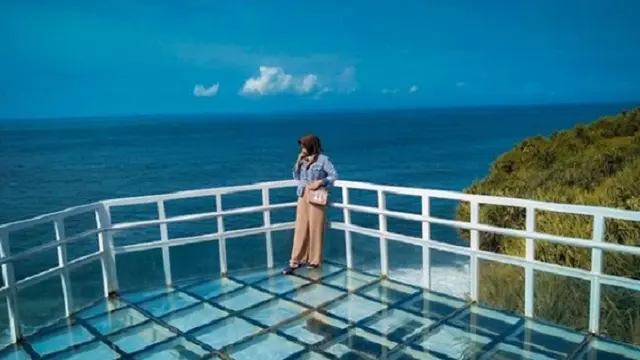 [Bintang] Teras Kaca