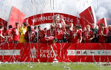 FOTO: Momen Setan Merah Permalukan Manchester City dan Rebut Piala FA ke-13 Sepanjang Sejarah
