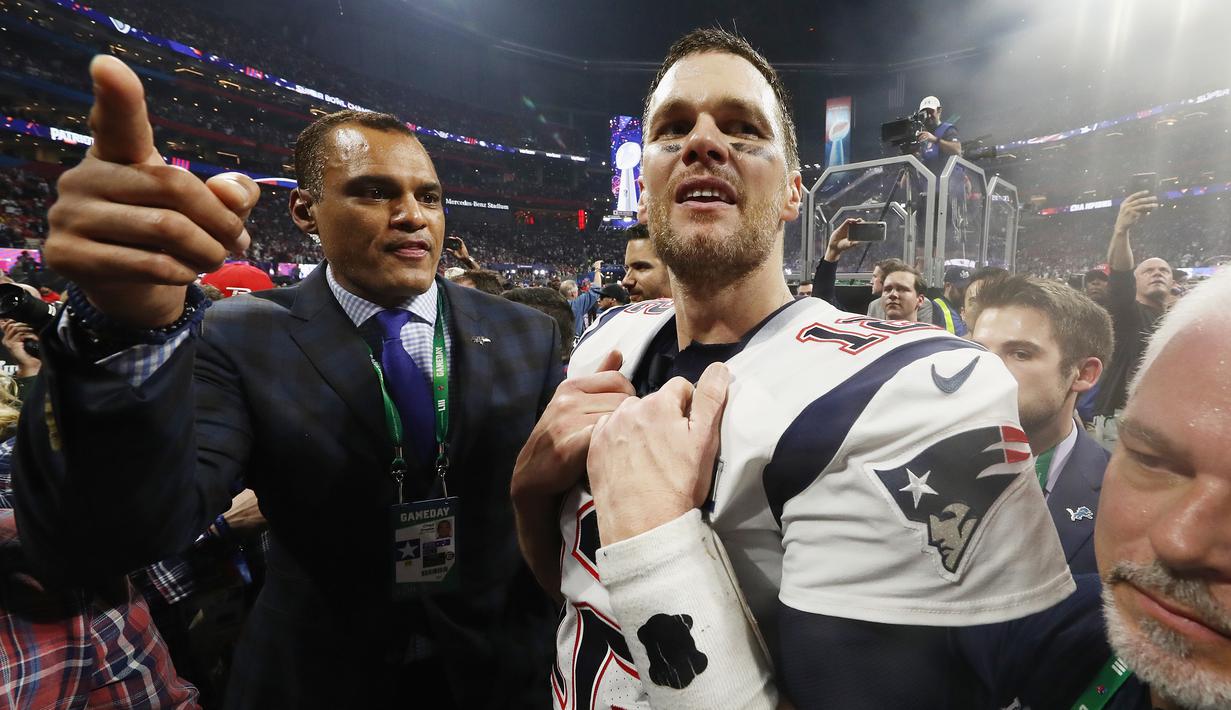 Tom Brady - Bintang american football ini merupakan salah satu atlet terpopuler di Amerika Serikat. Pria berusia 44 tahun itu menghasilkan 37.000 dollar atau setara Rp 529,6 juta per menit pada tahun 2021. (AFP/Jamie Squire)