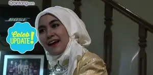 Anisa Rahma sedang sibuk menjalani perkuliahannya di jurusan arsitektur. Selain itu, ia juga sambil belajar berbisnis hijab. Setelah lulus, Anisa lebih pilih bisnis atau kerja di bidang arsitektur? 