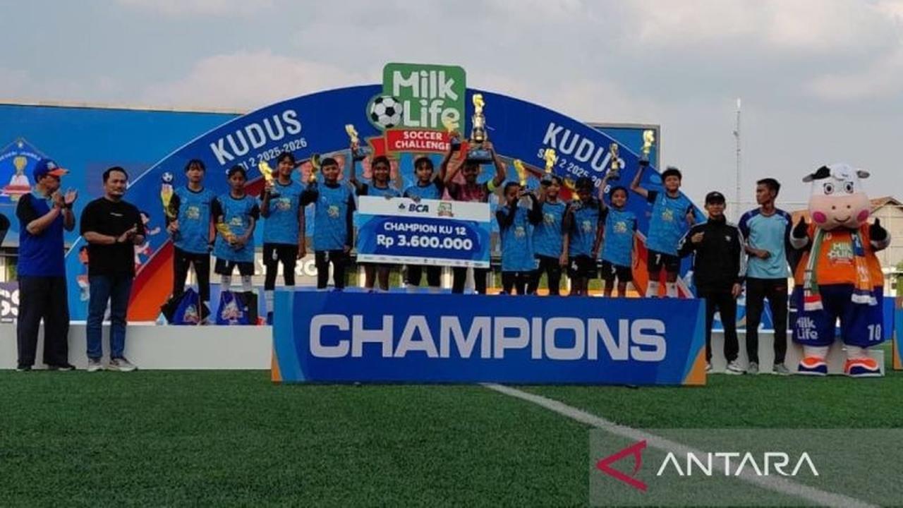SDN Jambean 02 Pati Ukir Sejarah, Raih Juara Sepak Bola Putri U-12 di Kudus