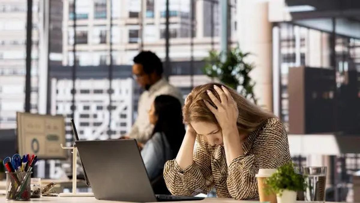 Bagaimana Menyadari Kalau Kamu Sedang Burnout? Ini 8 Tanda yang Sering Muncul