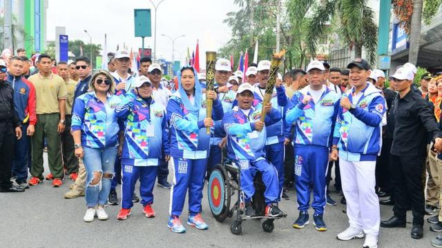 Pawai Obor Asian Para Games 2018 di Pontianak