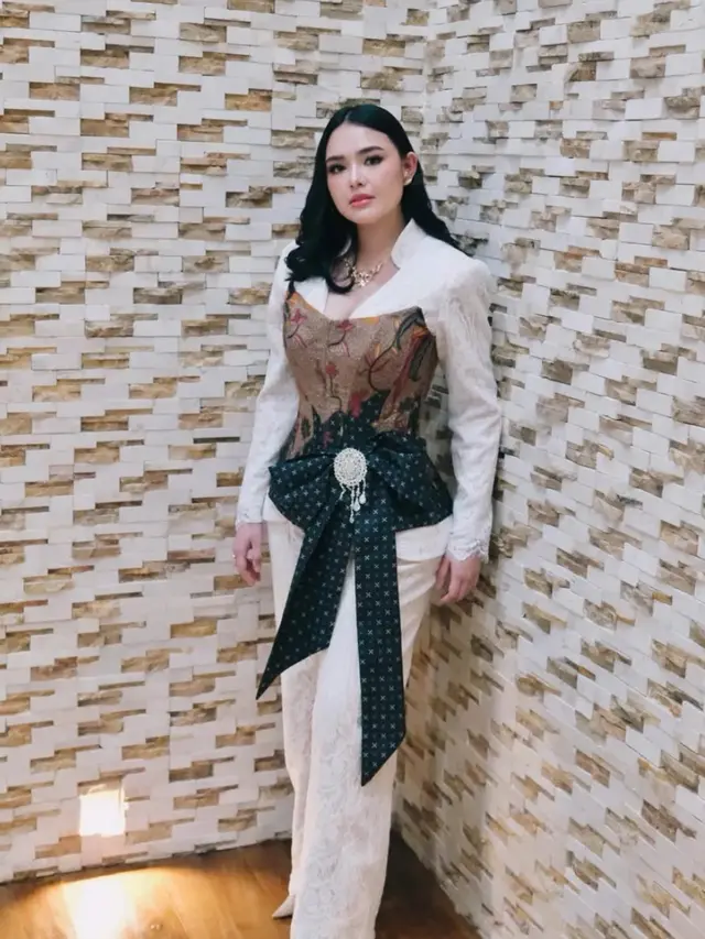 Amanda Manopo Saat Gala Premiere Jangan Buang Ibu. [@bellyverzon]