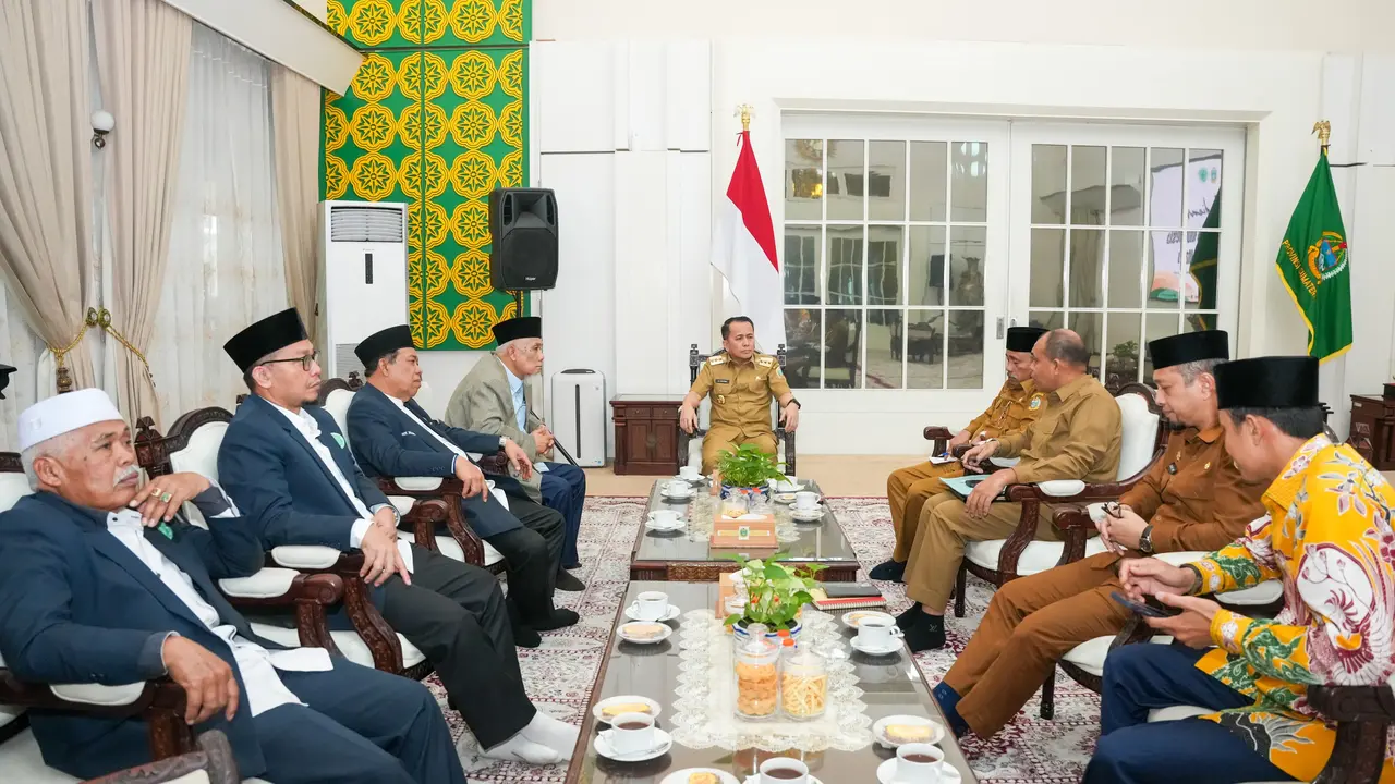 Pemprov Sumut dan MUI Provinsi Sumut menandatangani piagam kesepahaman tentang terwujudnya pembangunan masyarakat yang maju dan berakhlak.