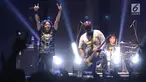 Band Power Metal beraksi menghibur penonton di JogjaRockarta International Music Festival 2017 di Stadion Kridosono, Jogjakarta, Jumat (29/9). Band Power Metal membawakan lagu-lagu hits mereka, seperti "Timur Tragedi".  (Liputan6.com/Herman Zakharia)