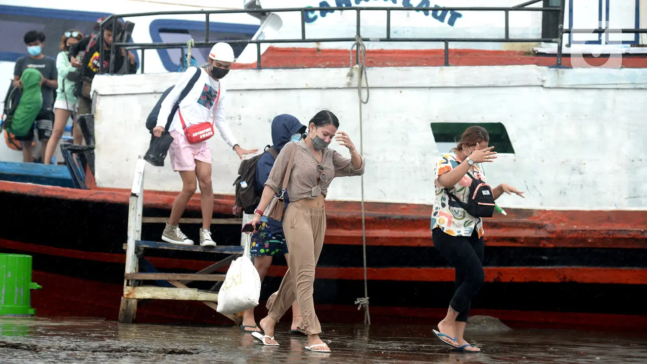 Arus Balik Libur Tahun Baru dari Kepulauan Seribu