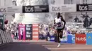 Pelari Etiopia, Tigist Assefa berkompetisi dalam ajang London Marathon 2025 di London, Inggris, Sabtu (27/04/2025) waktu setempat. (AP Photo/Alberto Pezzali)