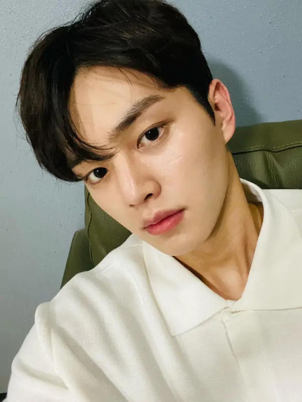 Model Rambut Pria Keren yang Bikin Tampil Stylish dan Percaya Diri