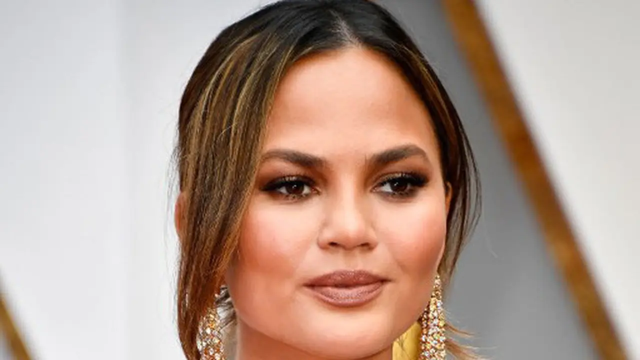 [Bintang] Chrissy Teigen dan John Legend