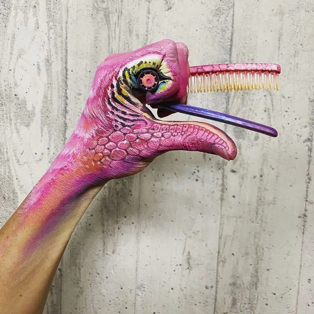Pria Ini Lukis Tangannya Bak Monster Hasilnya Menakjubkan. (Sumber: Instagram/amazing_jiro)