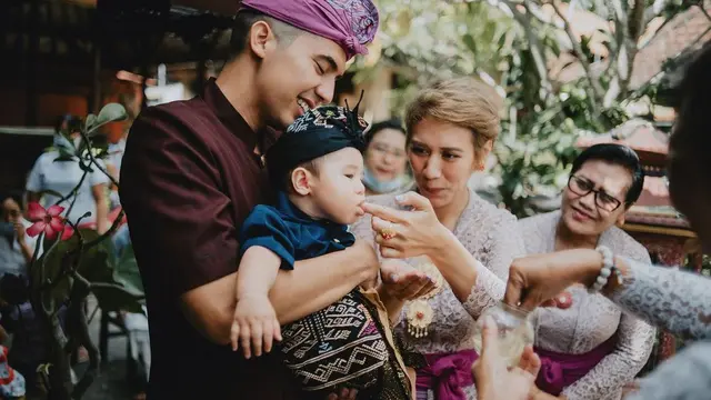7 Momen Upacara Otonan Anak Westny DJ yang Penuh Akan Makna