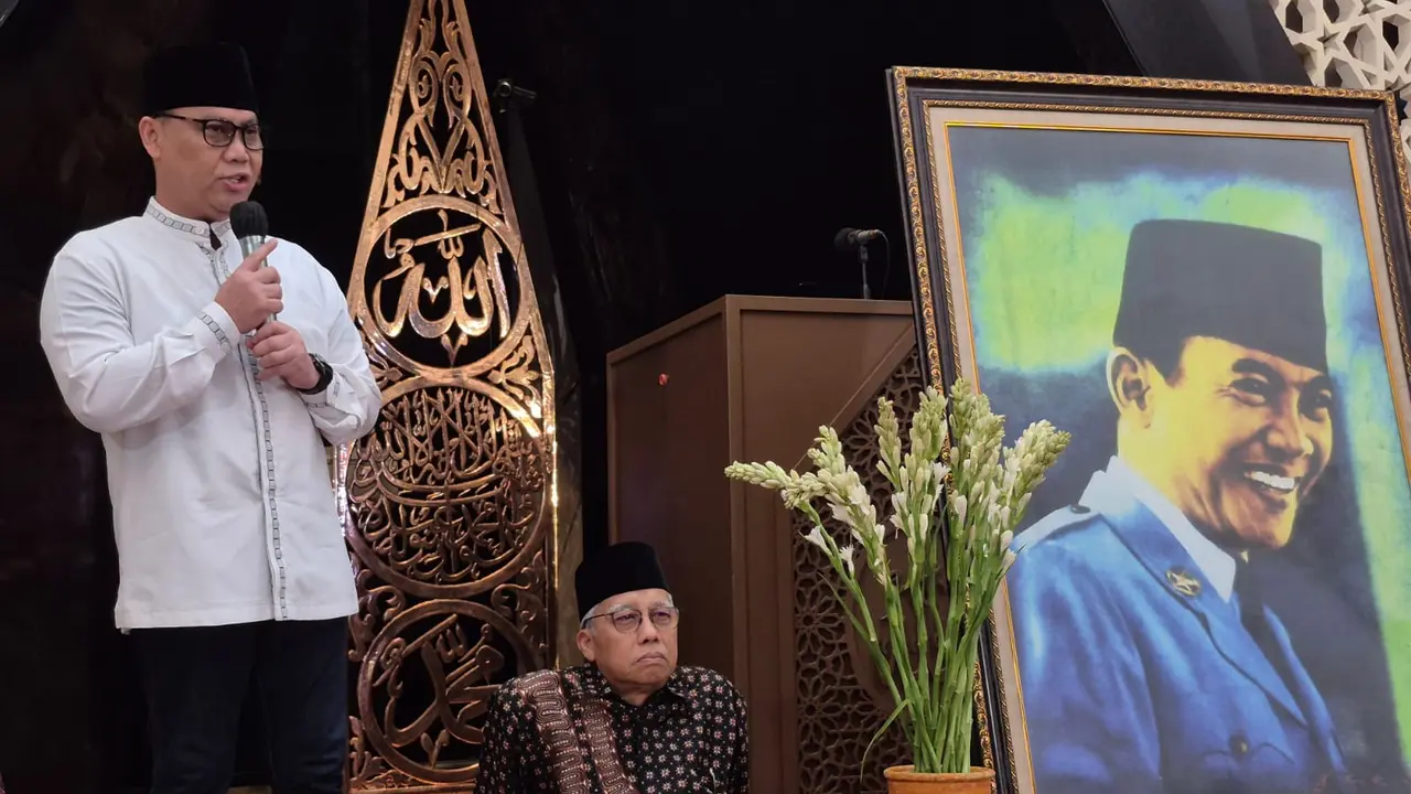 Ketua DPP PDI Perjuangan Ahmad Basarah saat memberikan sambutan di acara haul ke-55 Bung Karno yang digelar DPP PDI Perjuangan bersama PP Baitul Muslimin Indonesia di Masjid At-Taufiq, Lenteng Agung, Jakarta. (Istimewa)