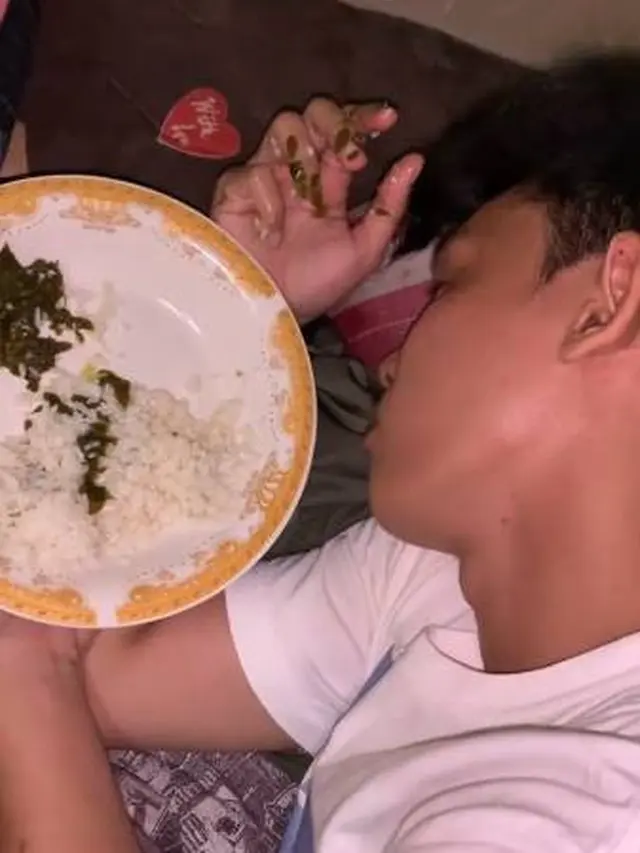 Viral Momen Nyeleneh Orang Ketiduran Pas Lagi Makan Ini Bikin Heran