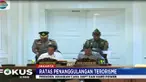 Jokowi meminta agar pencegahan dan penanggulangan terorisme menggunakan perpaduan "hard power" dan "soft power".