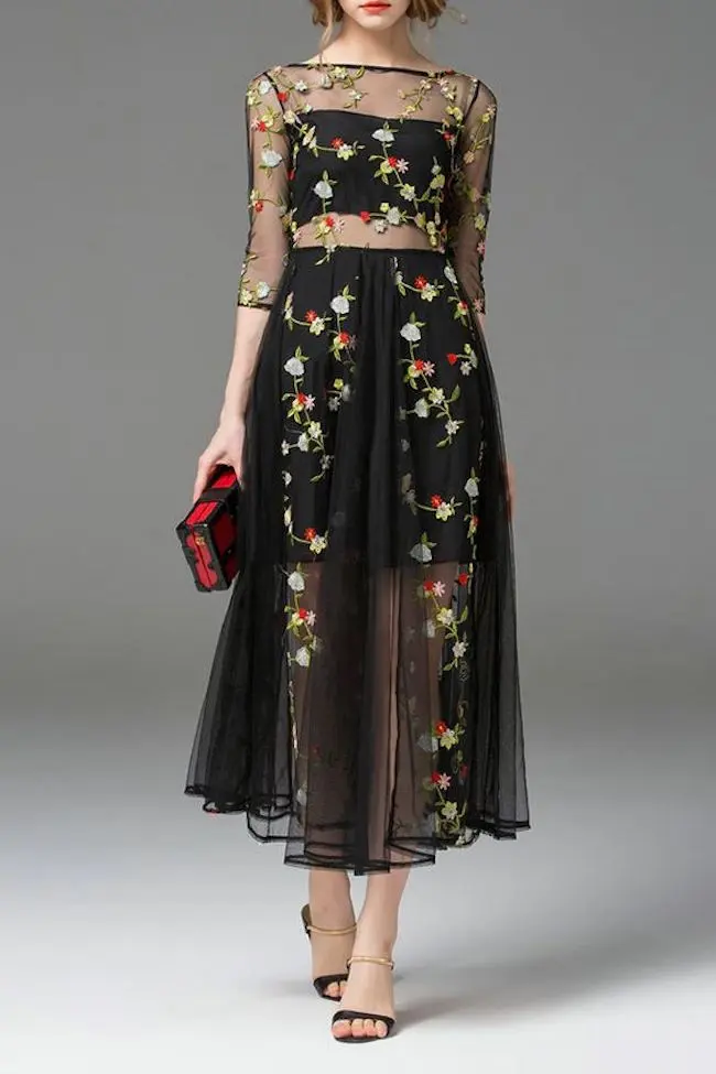Item fashion dengan detil embroidery yang modis dan trendi. (sumber foto: dezzal.com/pinterest)