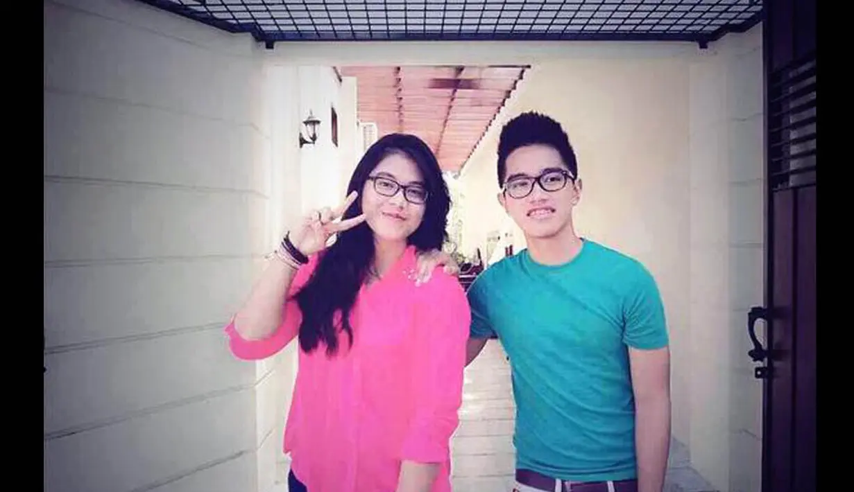 Putra bungsu Jokowi, Kaesang juga sempat meng-upload foto bersama sang kakak, Kahiyang Ayu. (twitter.com/kaesangp)